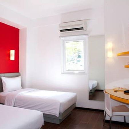 Amaris Hotel Амбон Екстериор снимка