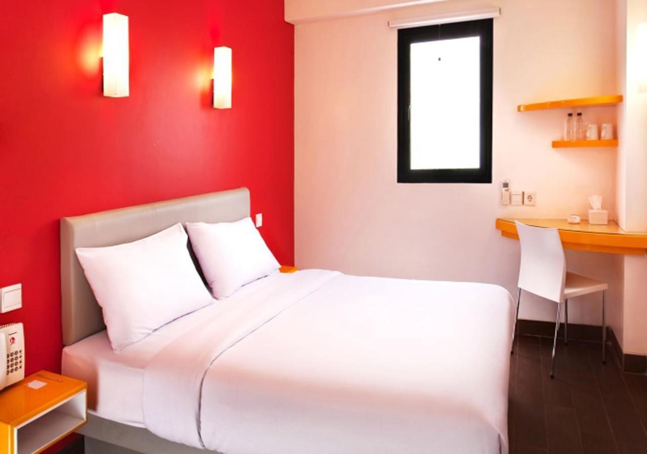 Amaris Hotel Амбон Екстериор снимка