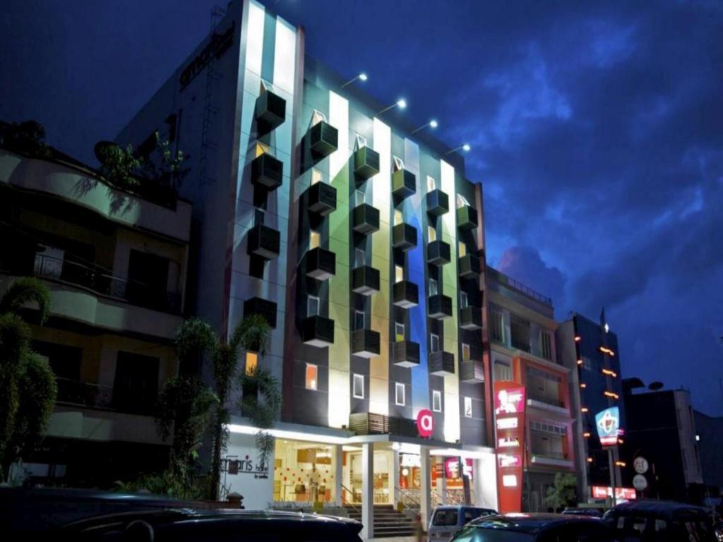Amaris Hotel Амбон Екстериор снимка