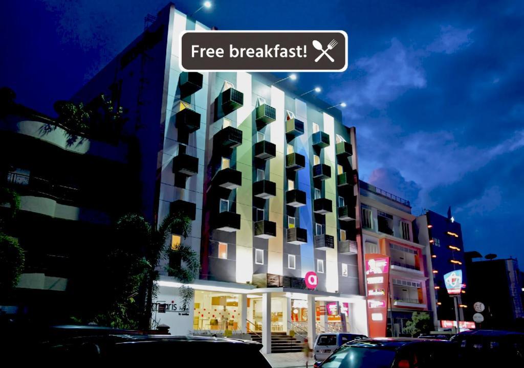 Amaris Hotel Амбон Екстериор снимка