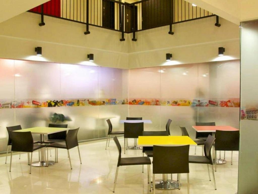 Amaris Hotel Амбон Екстериор снимка