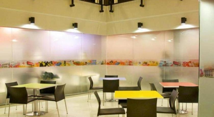 Amaris Hotel Амбон Екстериор снимка