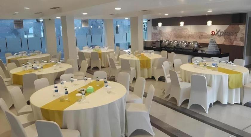 Amaris Hotel Амбон Екстериор снимка